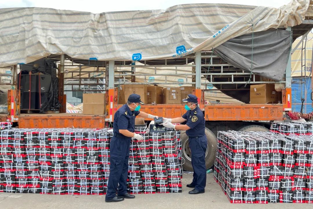 疯了?20顿炸药,申报成不锈钢产品出柜!多少人跟着遭殃!!